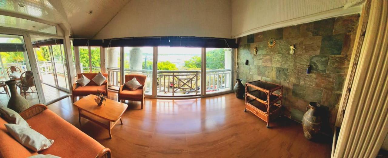 Beachfront Penthouse With Panoramic Ocean View *