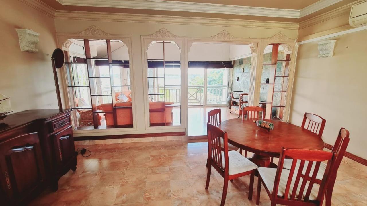 Beachfront Penthouse With Panoramic Ocean View Grand Bay