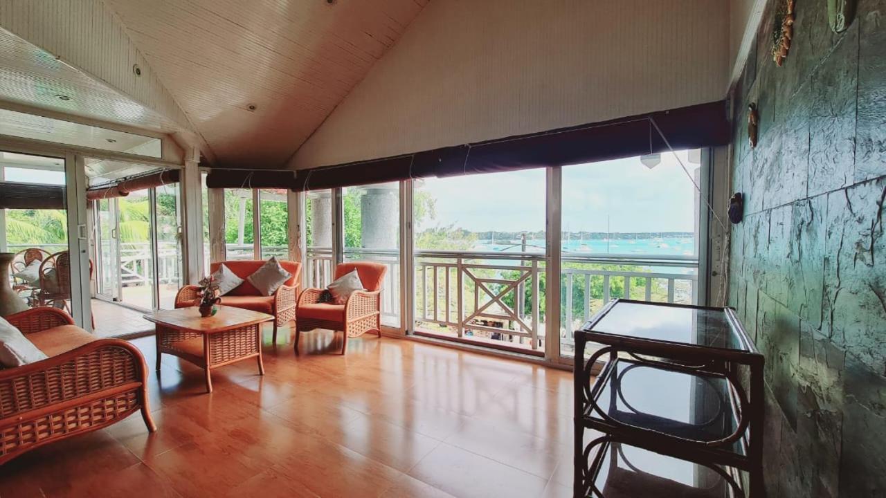 Beachfront Penthouse With Panoramic Ocean View Apartament